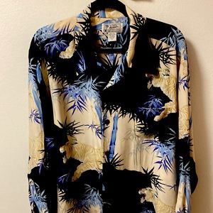 An Origional Avanti Authentic Hawaii 100% silk, made in China size XL shirt